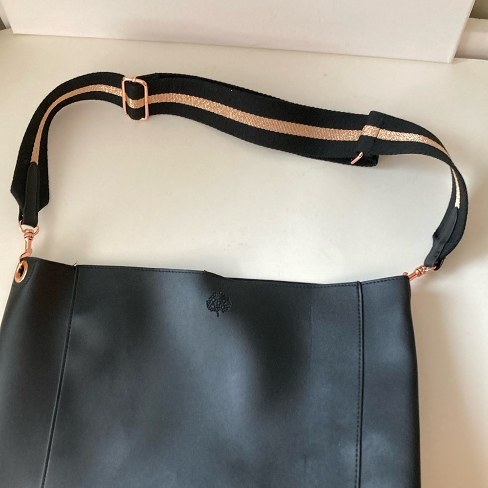 Crabtree Black Hobo Bag with Slouchy Design and Long Strap - Picture 6 of 9